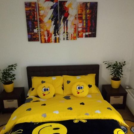 Positive Smile Studio Apartment In The Colorful Comfort Town Residental Complex. Kt-06. Київ Екстер'єр фото